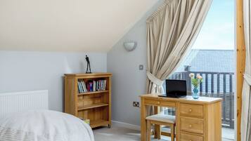 4 Schlafzimmer, individuell dekoriert, individuell eingerichtet