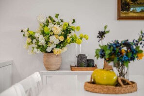 Interior - Spacious & Cosy 4B3B near DFO & Convention Centre (Port Melbourne)