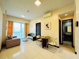 Estúdio conforto, 1 quarto | Escrivaninha, Wi-Fi de cortesia, roupa de cama