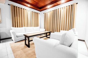 14-吋平面電視,提供衛星頻道