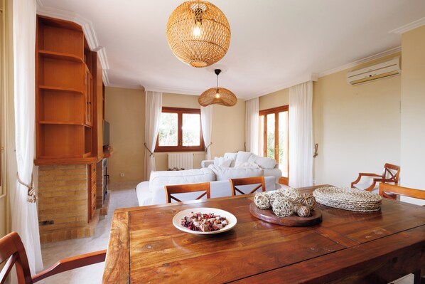 Family Villa | Living area