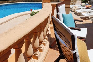 Seasonal outdoor pool, pool umbrellas, sun loungers