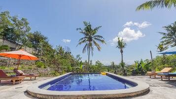 Kolam renang outdoor