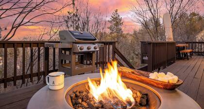 2 Decks, Views, Firepit | Cozy Modern & Relaxing Home | Blue Spruce by AvantStay