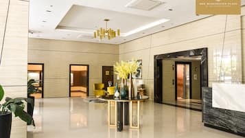 Kios daftar masuk/daftar keluar