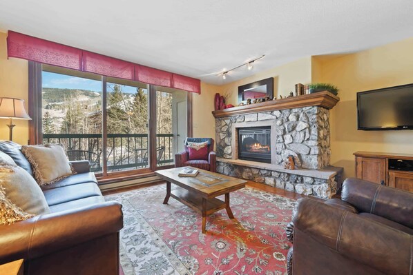 Télévision, cheminée