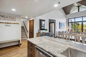 Interior - Lower Borders 309 (Beaver Creek)