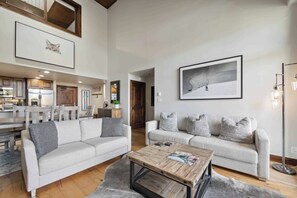 Televisie en een open haard