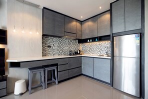Comfort Condo | Private kitchen | Electric kettle - Tropical Sea View Suite B608 at Citygate (Kamala)