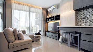 Comfort Condo | Living area | Smart TV