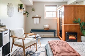 4 Schlafzimmer, Schreibtisch, Bügeleisen/Bügelbrett, Reisekinderbett