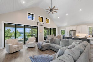 TV, fireplace - Dock, Water Views, Kayaks, Fire Pit, Game Room (Winchester)