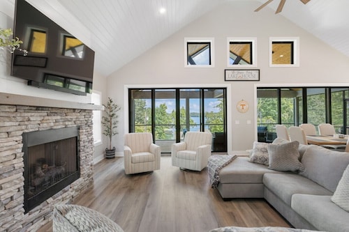 Dock, Water Views, Kayaks, Fire Pit, Game Room