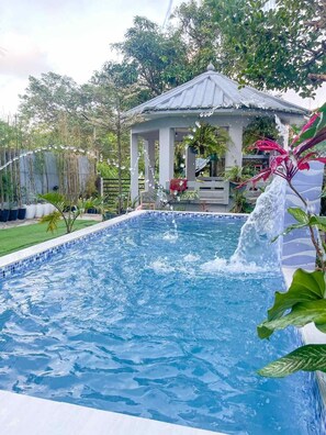 Pool - Spacious Tagaytay Retreat for 12pax (Tagayatay City)