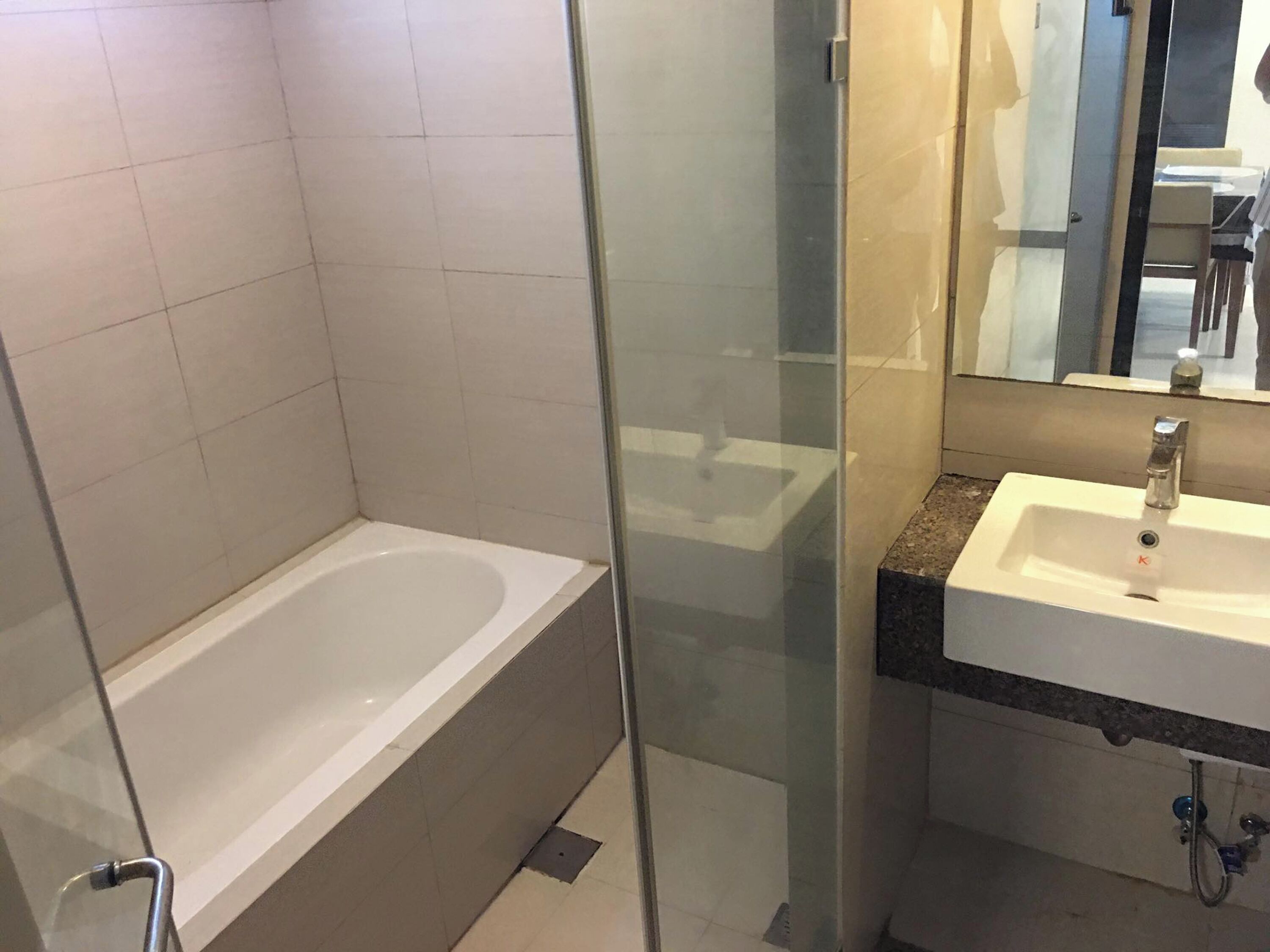 standard studio suite | bathroom