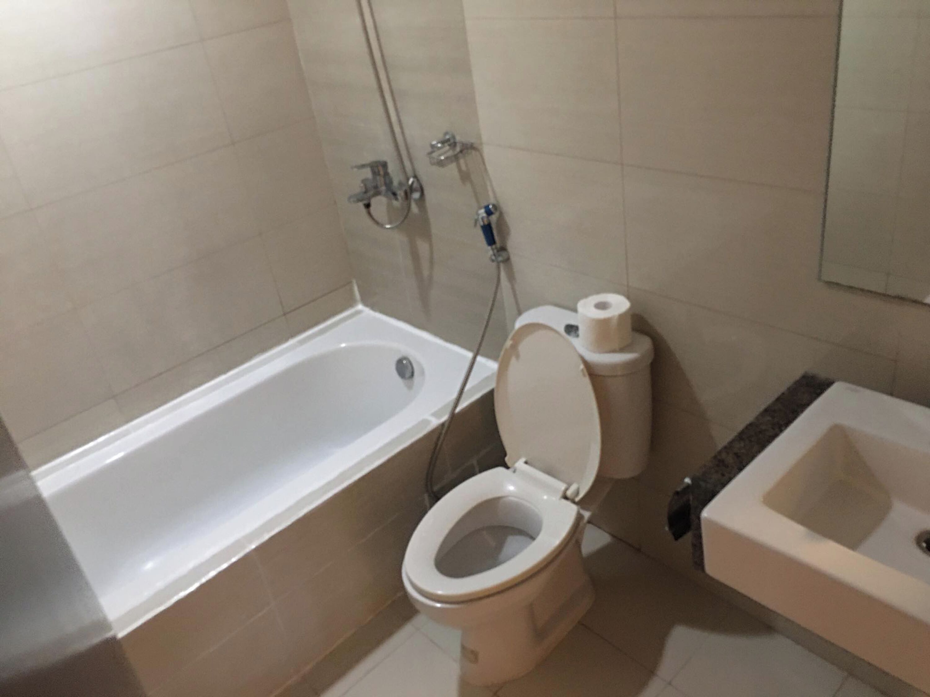 standard studio suite | bathroom