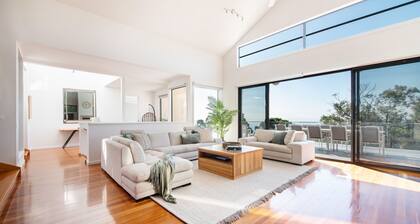 Rockleigh Bay - Gas Heated Spa and Solar Heated Pool