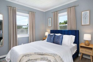 5 habitaciones, tabla de planchar con plancha y cuna de viaje 