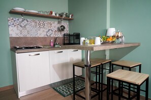 Betten mit Memory-Foam-Matratzen, Minibar, Schreibtisch