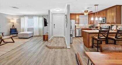 1 Story Henderson Home w 3BR, Hot tub, Sleeps 6