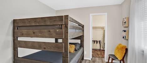 3 Schlafzimmer, Bügeleisen/Bügelbrett, WLAN, Bettwäsche