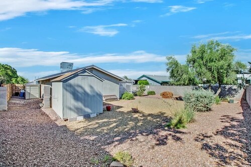 1 Story Henderson Home w 3BR, Hot tub, Sleeps 6
