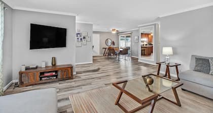 1 Story Henderson Home w 3BR, Hot tub, Sleeps 6