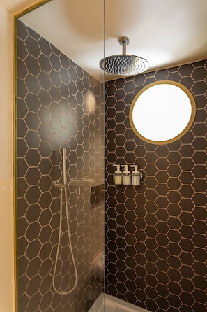 Apartment | Dusche im Bad