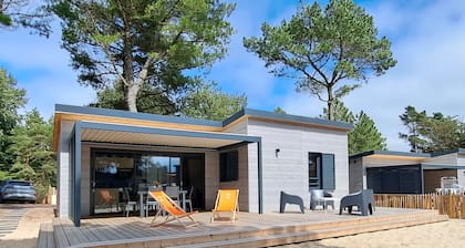 Luxury Chalet in Jullouville - 6 Guests - Heated Pool - WiFi - Near Beach and Shops