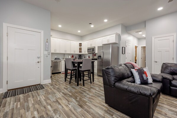 Smart TV - Hidden Mountain Gem (Morgantown)