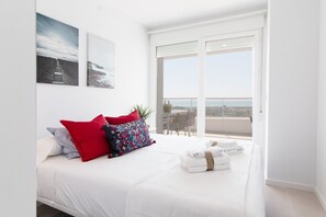 2 soverom, strykejern/-brett, wi-fi (mot et tillegg) og sengetøy