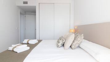 2 dormitorios, tabla de planchar con plancha, wifi gratis y ropa de cama
