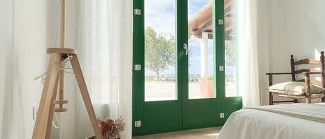 4 bedrooms, free WiFi, bed sheets