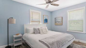 BĂŒgeleisen/BĂŒgelbrett, kostenloses WLAN, BettwĂ€sche