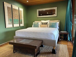 4 bedrooms, desk, iron/ironing board, WiFi