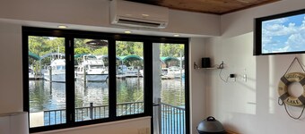Luxury Floating House - Boat Tree Marina on St. John’s River, Sanford