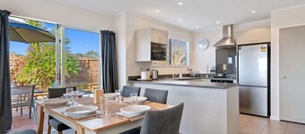 Top Spot Rotorua | Spa Pool & EV Charger