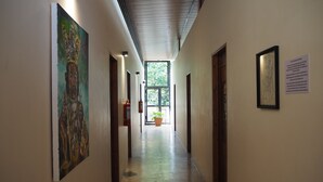Economy Shared Dormitory | Living area - Ceda Guest House by HiveRooms (Santa Fe)