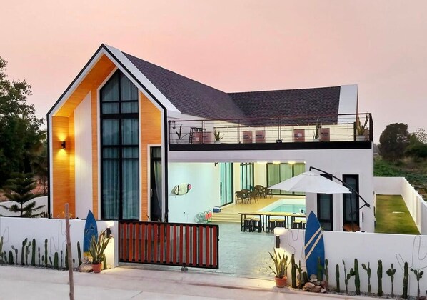 Front of property - Anasiri Pool Villa Rayong (Rayong)