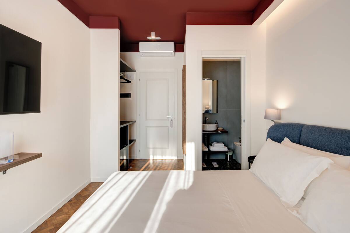 Premium bedding, memory foam beds, desk, blackout drapes