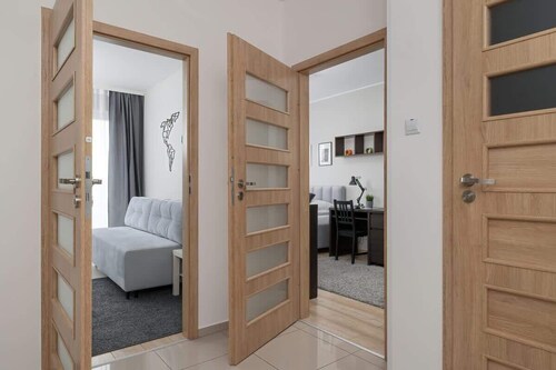 Stylish Apartment with Balcony | Parking | Air Conditioning