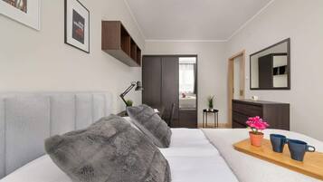 2 bedrooms, iron/ironing board, WiFi, bed sheets