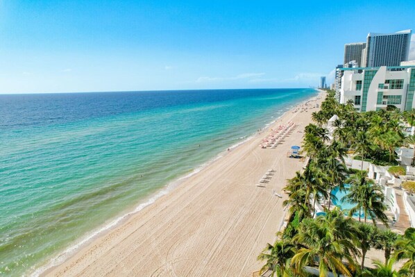 Beach nearby - Beach Paradise with Free Valet parking and Ocean Front (Hollywood)