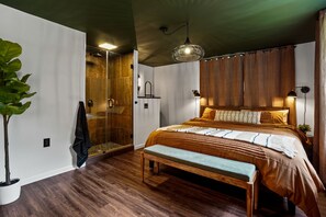 4 Schlafzimmer, Schreibtisch, Bügeleisen/Bügelbrett, Reisekinderbett