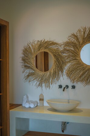Bathroom - Villa Eliad - 3 Bedroom Villa in Berawa (Canggu)