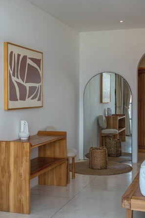 Deluxe Villa | 3 bedrooms, in-room safe, desk, iron/ironing board (on request) - Villa Eliad - 3 Bedroom Villa in Berawa (Canggu)