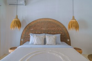 3 bedrooms, in-room safe, desk, iron/ironing board - Villa Eliad - 3 Bedroom Villa in Berawa (Canggu)