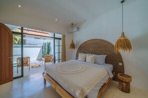 3 chambres, coffres-forts dans les chambres, bureau