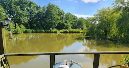 Snug secluded lakeside shepherds hut for fishing, or just relaxing.