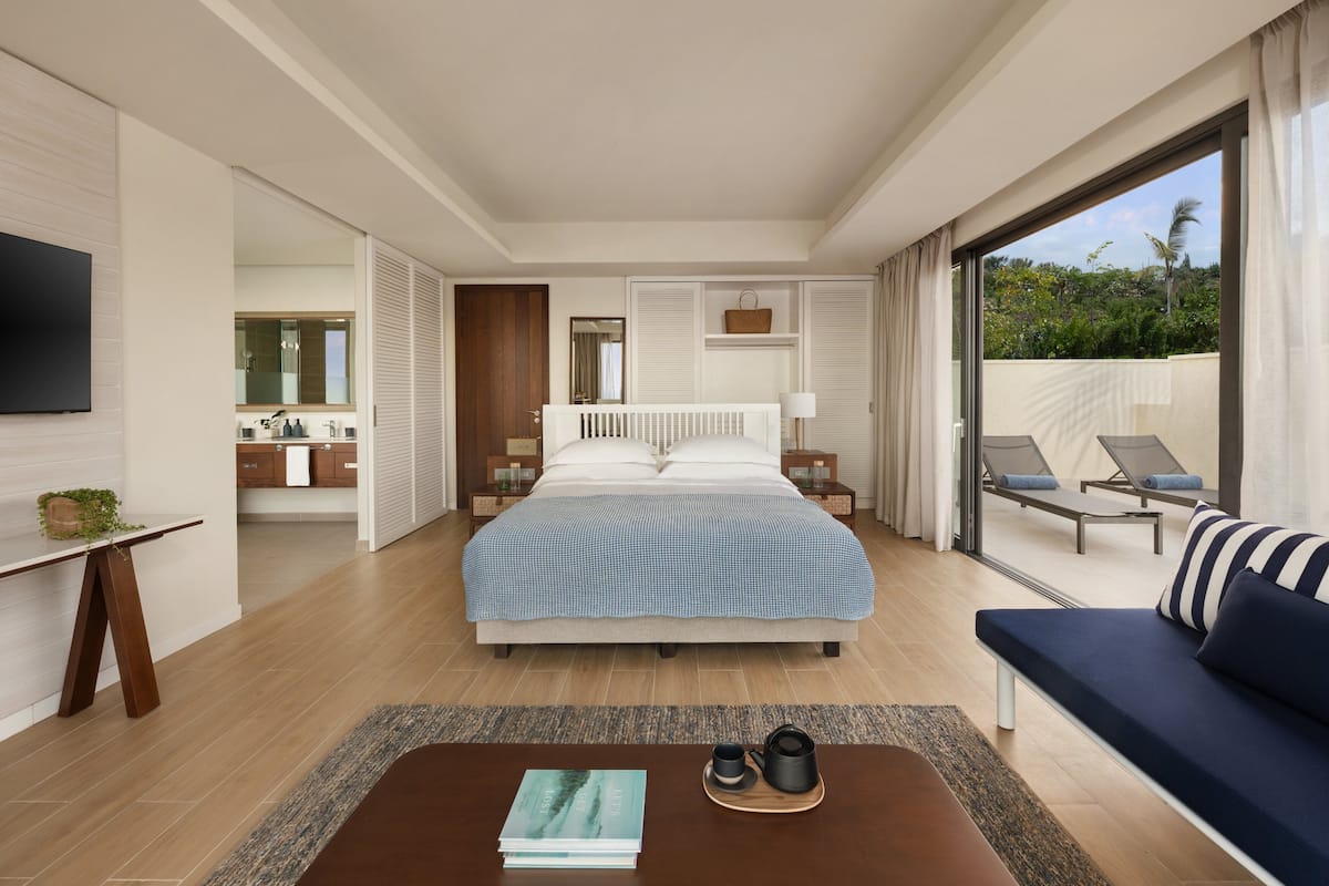 Garden Pool Suite | 이집트산 면 시트, 고급 침구, 오리/거위털 이불, 무료 미니바 품목